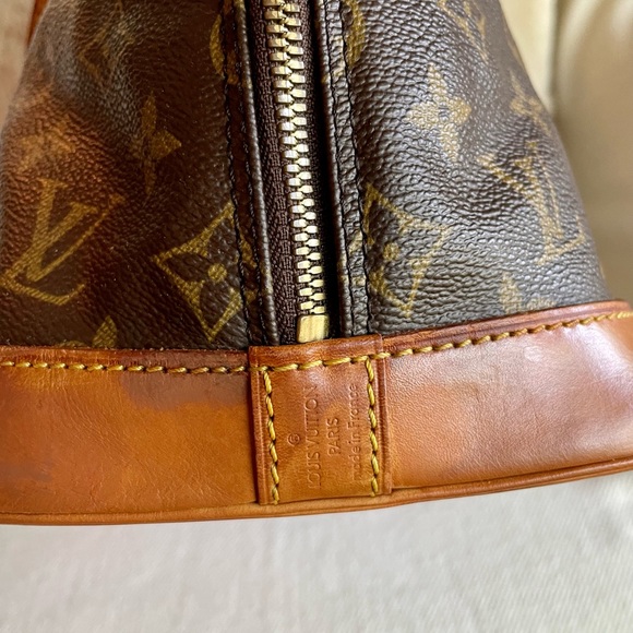 Vintage Authentic Louis Vuitton Monogram Alma - Picture 8 of 14